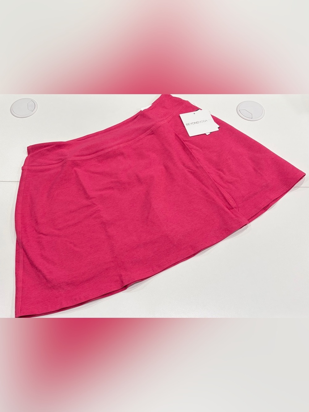 Beyond Yoga Women's Large Spacedye Points Crossover Skirt Vivid Pink Lined NWT